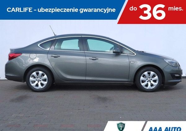 Opel Astra cena 40000 przebieg: 181340, rok produkcji 2016 z Nowe Miasto Lubawskie małe 106